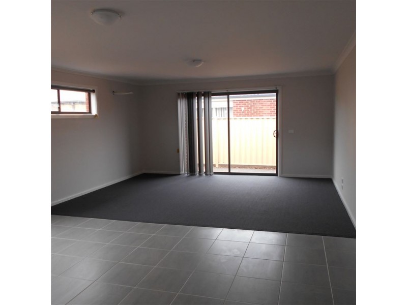 3 Whidburn Pl, Sebastopol VIC 3356