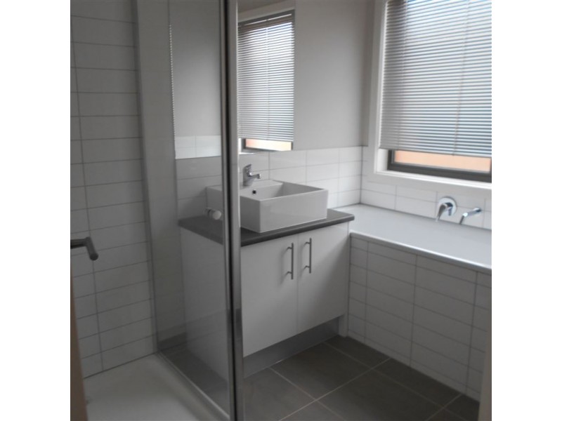 3 Whidburn Pl, Sebastopol VIC 3356