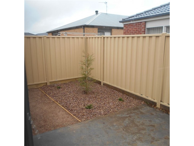 3 Whidburn Pl, Sebastopol VIC 3356