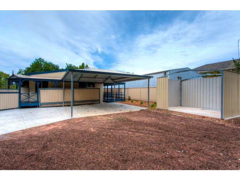 114 Albert Street, Creswick VIC 3363