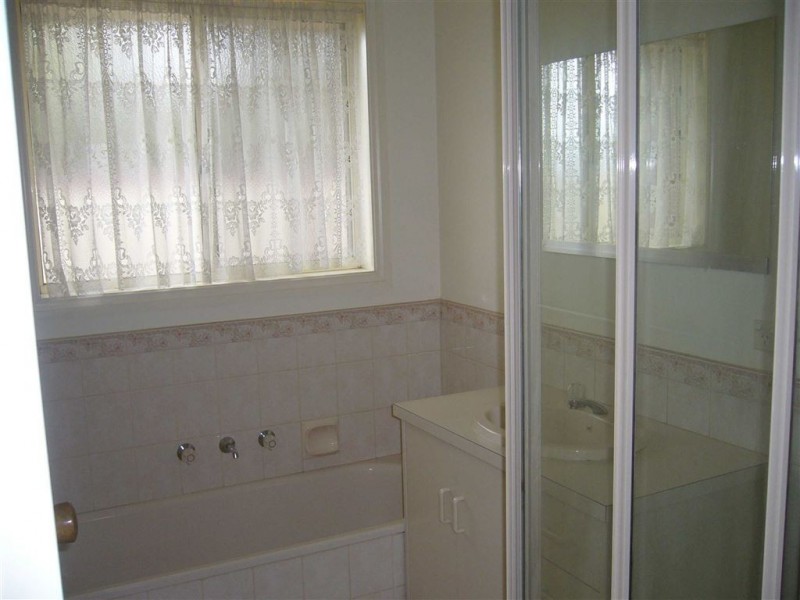 1006 Ring Road, Wendouree VIC 3355