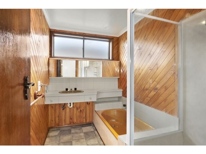 53 Howe Street, Miners Rest VIC 3352