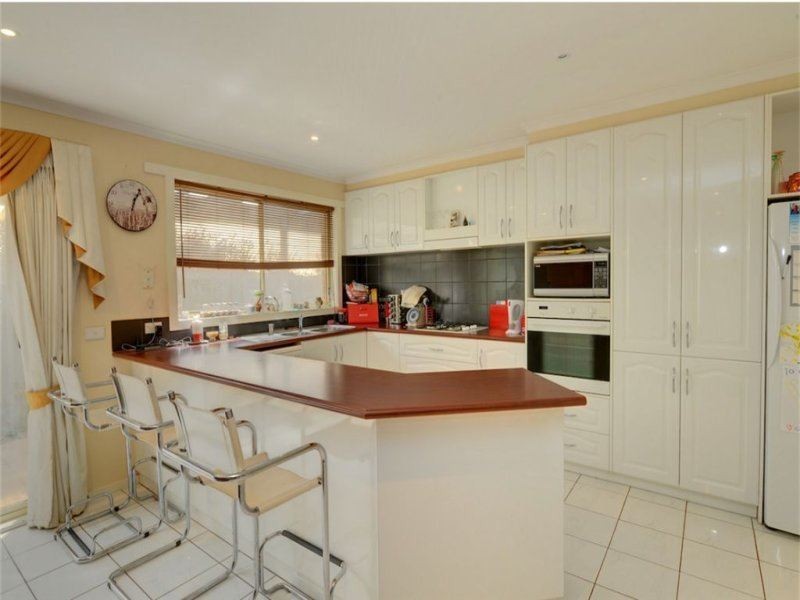 11 Clifton Street, Sebastopol VIC 3356