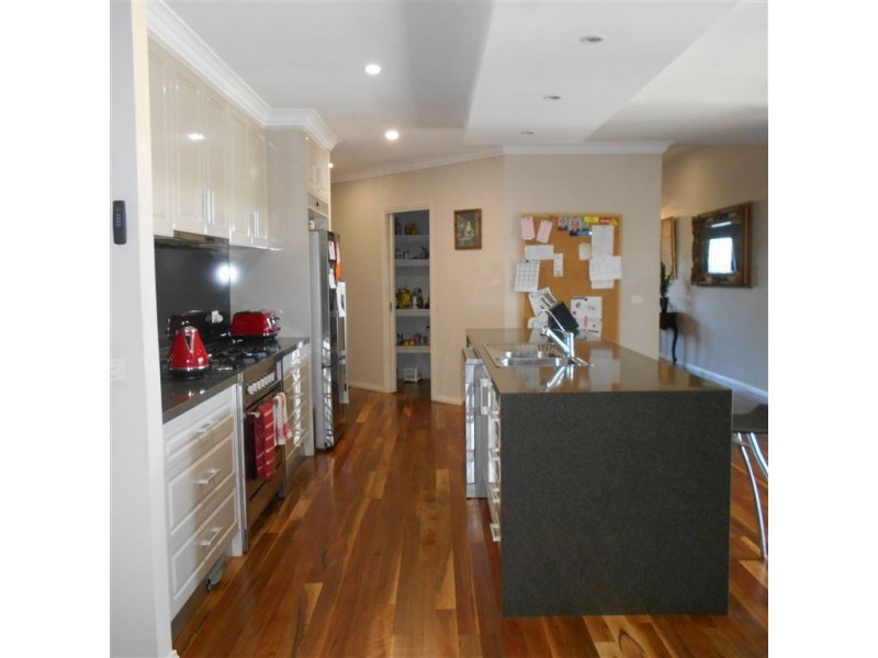 1 Bellington Drive, Alfredton VIC 3350