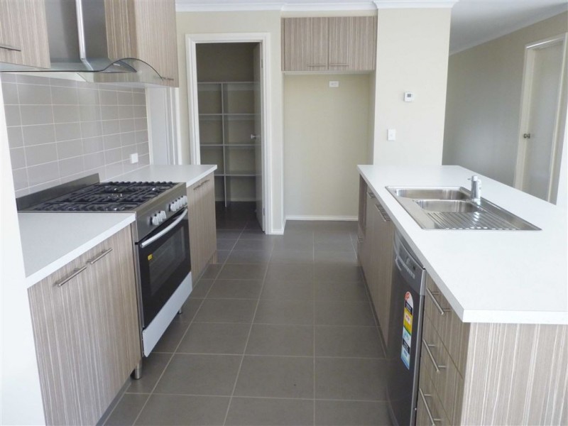 69b Dyson Drive, Alfredton VIC 3350