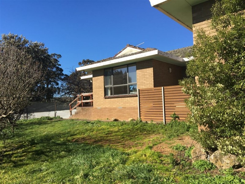 9 Hilltop Drive, Brown Hill VIC 3350