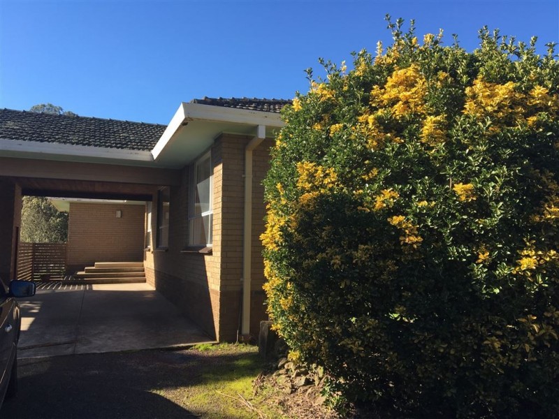 9 Hilltop Drive, Brown Hill VIC 3350