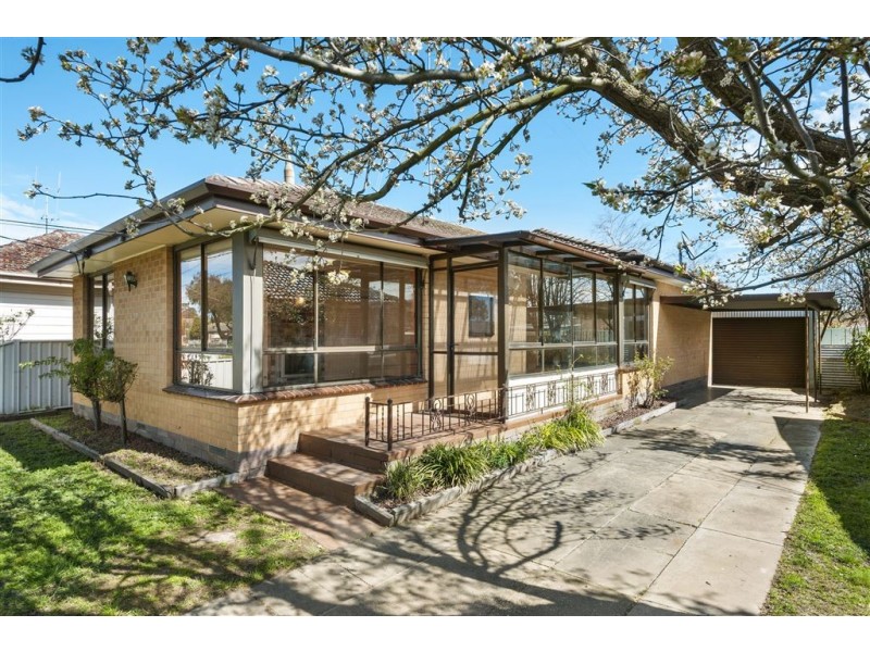 19 Mauger Street, Wendouree VIC 3355