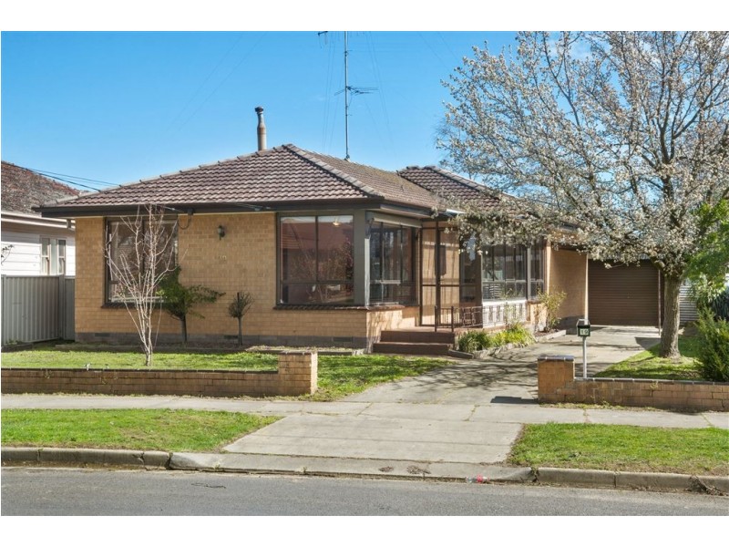 19 Mauger Street, Wendouree VIC 3355