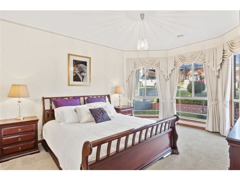 2 Catherine Court, Brown Hill VIC 3350