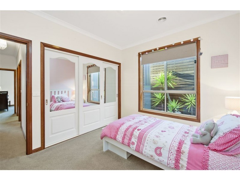 2 Catherine Court, Brown Hill VIC 3350