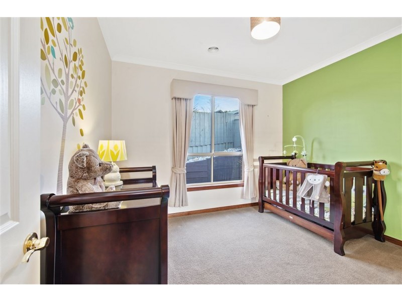 2 Catherine Court, Brown Hill VIC 3350