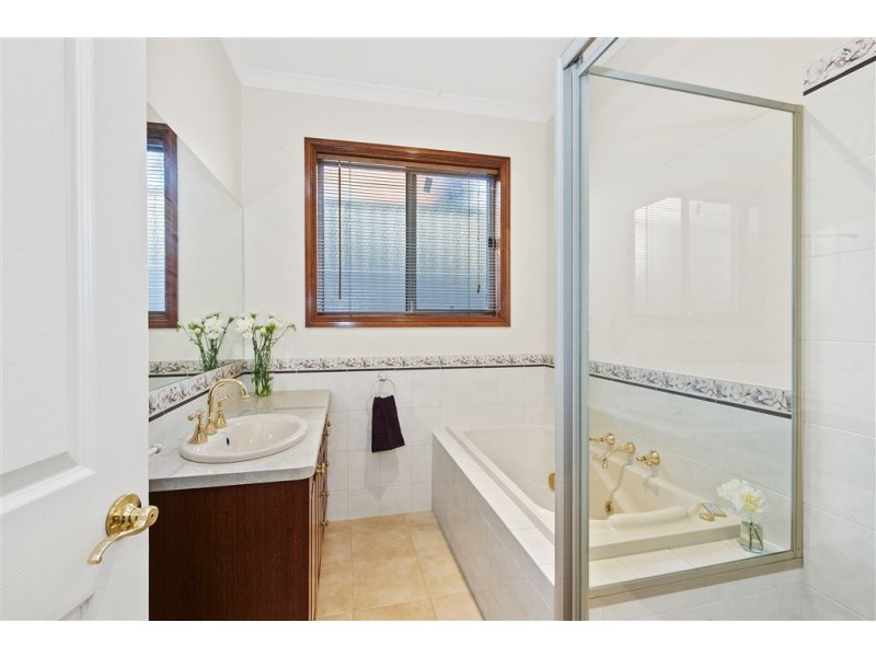 2 Catherine Court, Brown Hill VIC 3350