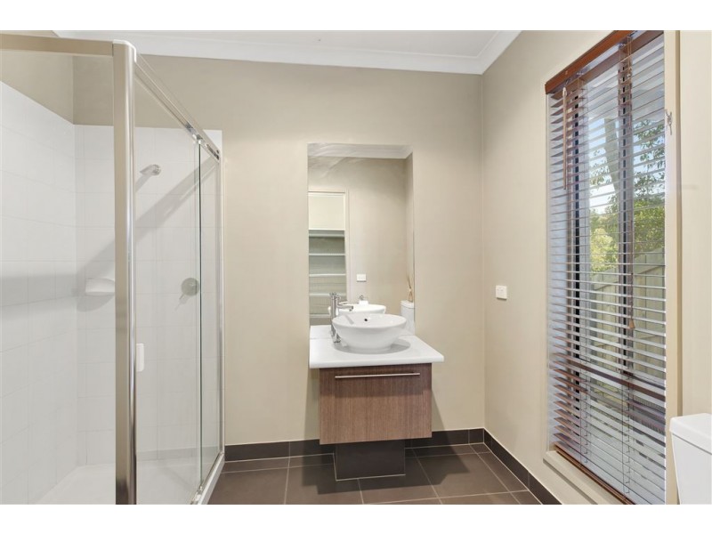 18 Zoe Drive, Mount Helen VIC 3350