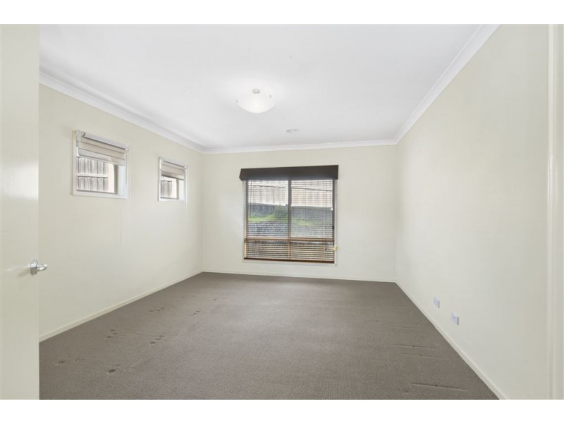 18 Zoe Drive, Mount Helen VIC 3350