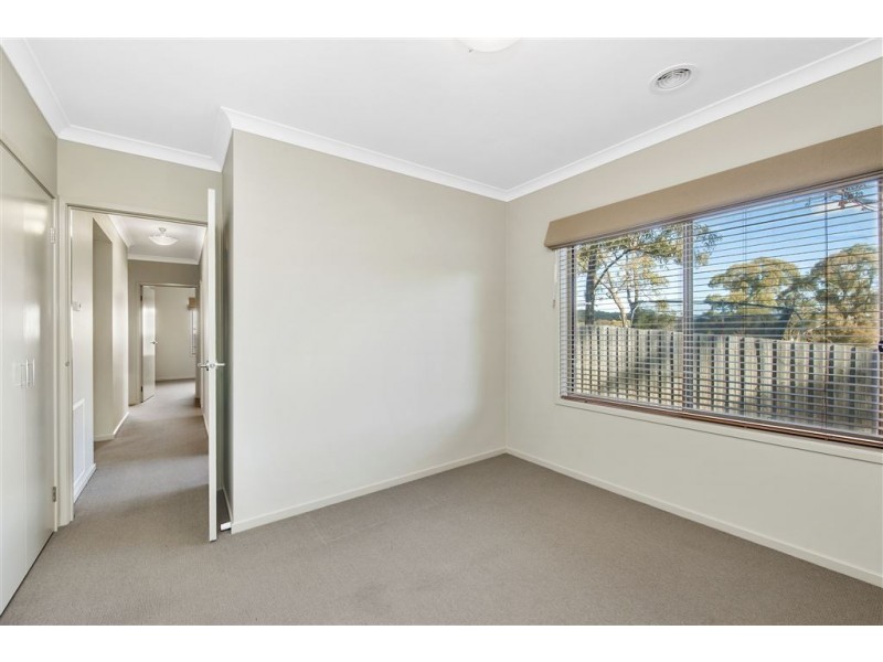 18 Zoe Drive, Mount Helen VIC 3350