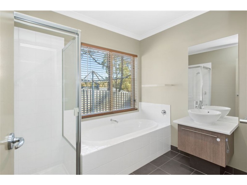 18 Zoe Drive, Mount Helen VIC 3350