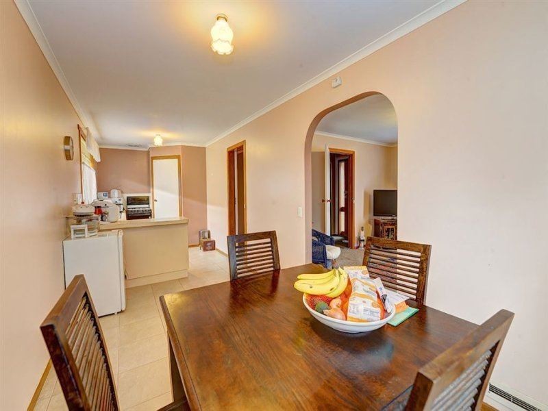2/203 Bell Street, Redan VIC 3350