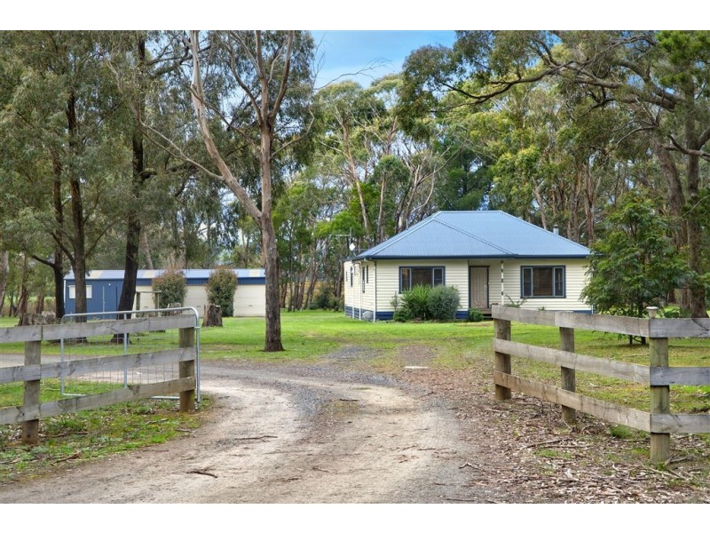 89 Clarkes Road, Enfield VIC 3352