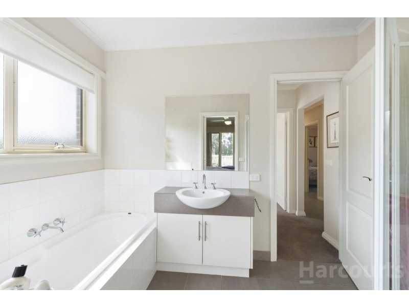 1/64 Park Street, Wendouree VIC 3355