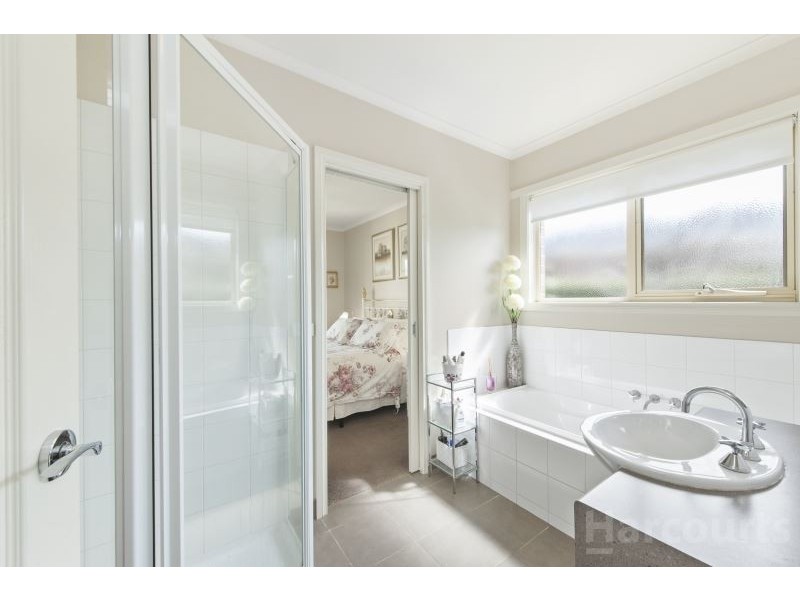 1/64 Park Street, Wendouree VIC 3355