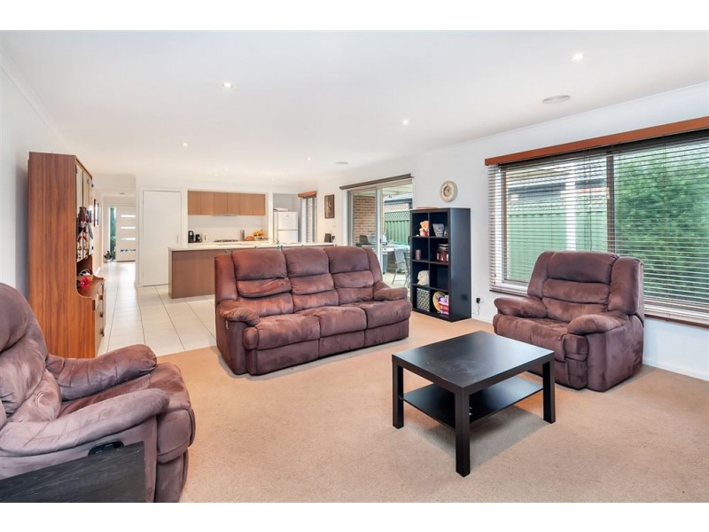 7 Megan Street, Miners Rest VIC 3352