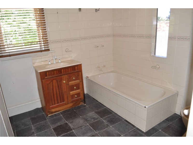 36 OTWAY ST SOUTH, Ballarat East VIC 3350