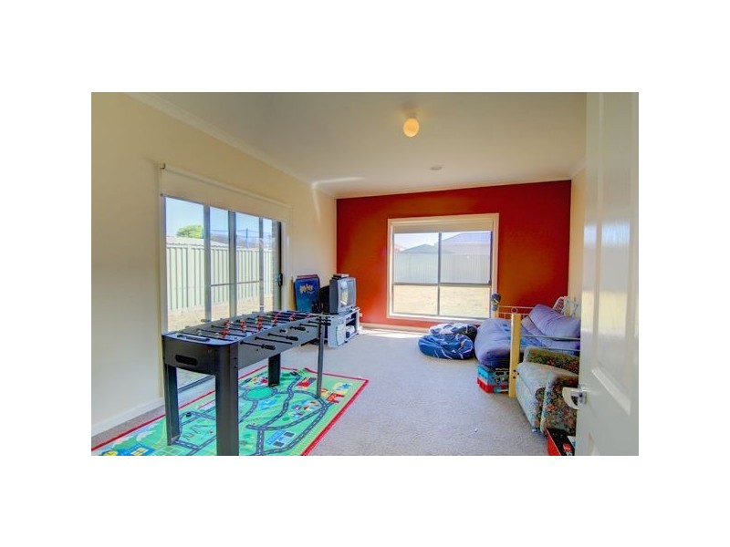 13 Delaney Drive, Macarthur Park, Miners Rest VIC 3352