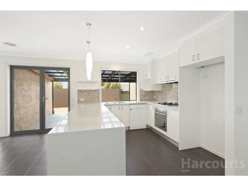 4 Lowry Crescent, Miners Rest VIC 3352