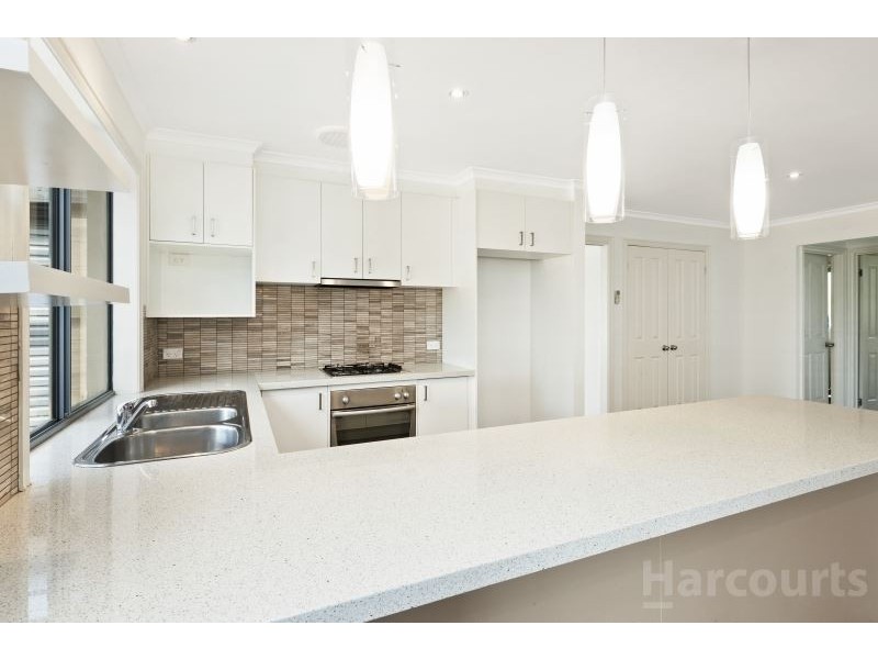 4 Lowry Crescent, Miners Rest VIC 3352