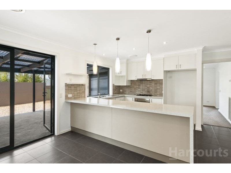 4 Lowry Crescent, Miners Rest VIC 3352