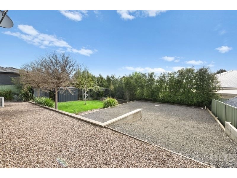 4 Lowry Crescent, Miners Rest VIC 3352