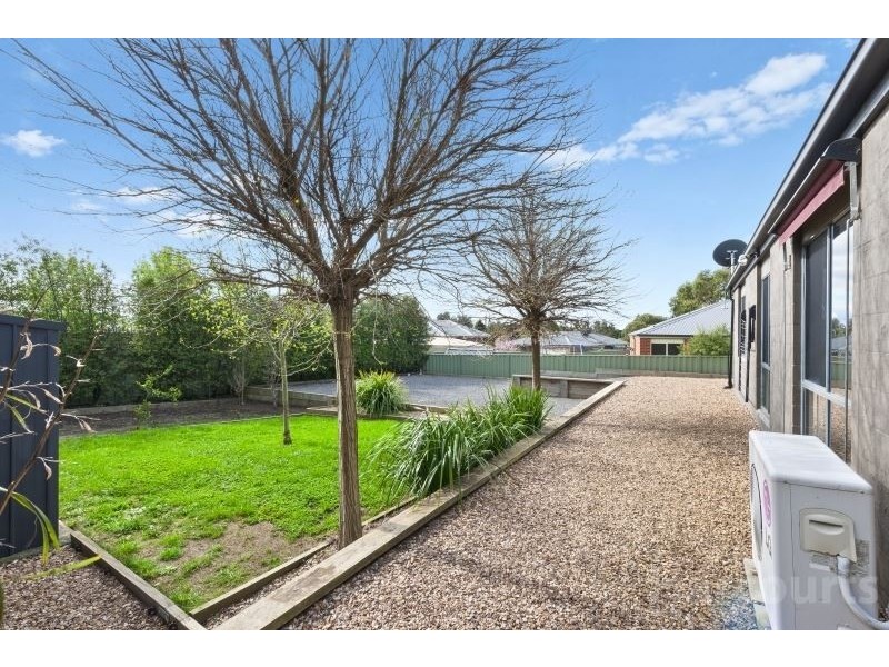 4 Lowry Crescent, Miners Rest VIC 3352