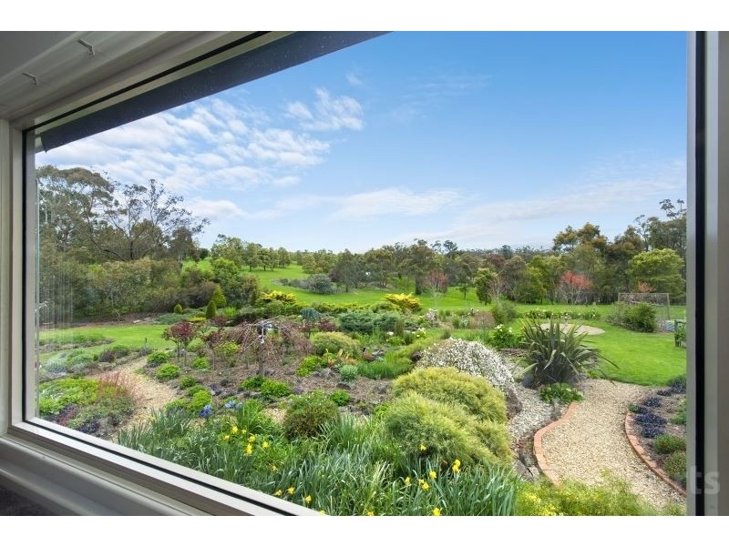 1502 Geelong Road, Mount Clear VIC 3350