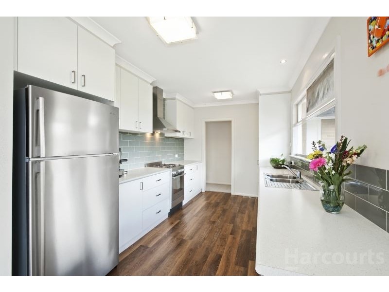 11 Landale Avenue, Mount Clear VIC 3350