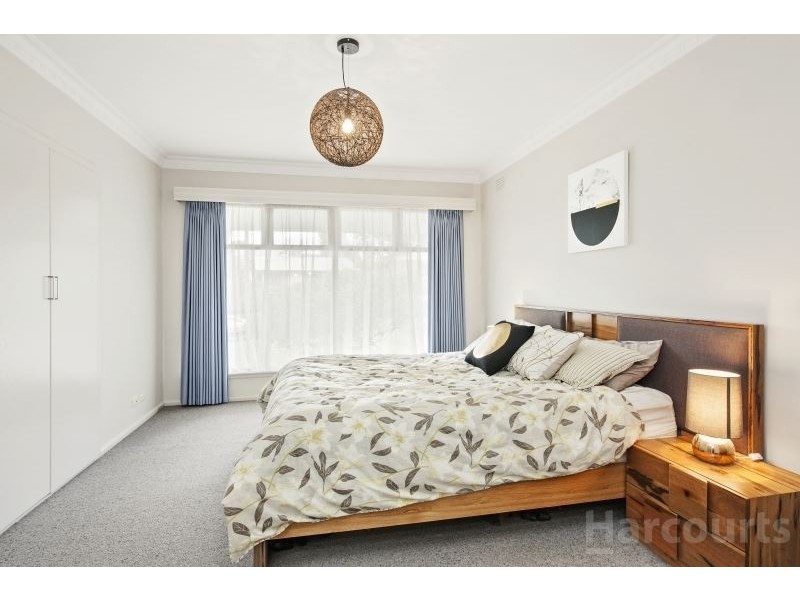 11 Landale Avenue, Mount Clear VIC 3350