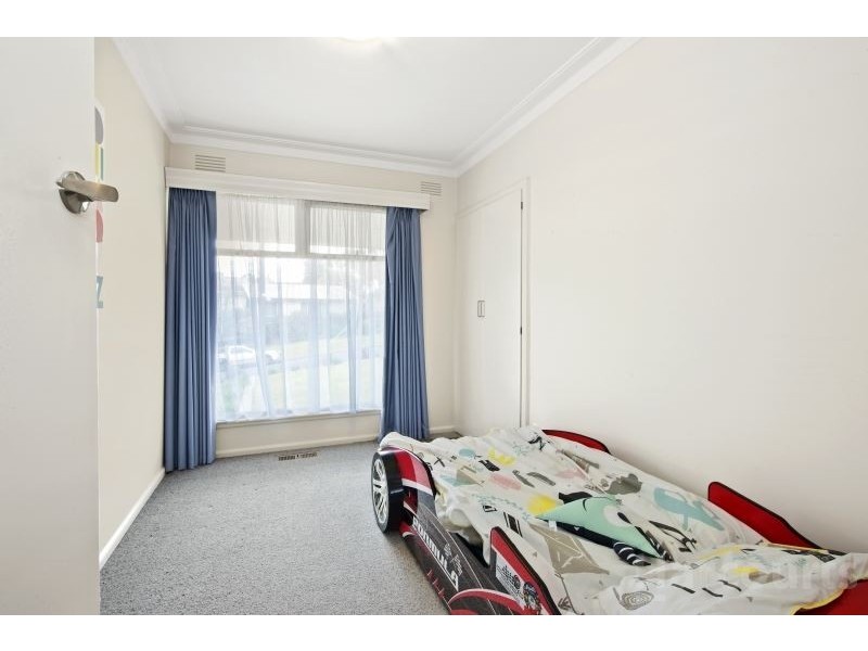 11 Landale Avenue, Mount Clear VIC 3350