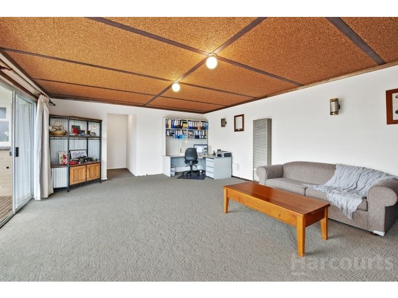 11 Landale Avenue, Mount Clear VIC 3350