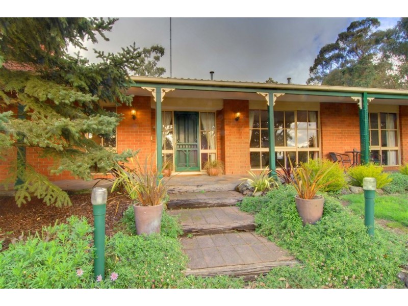 8 Woodside Court, Ballarat North VIC 3350