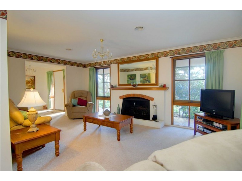 8 Woodside Court, Ballarat North VIC 3350