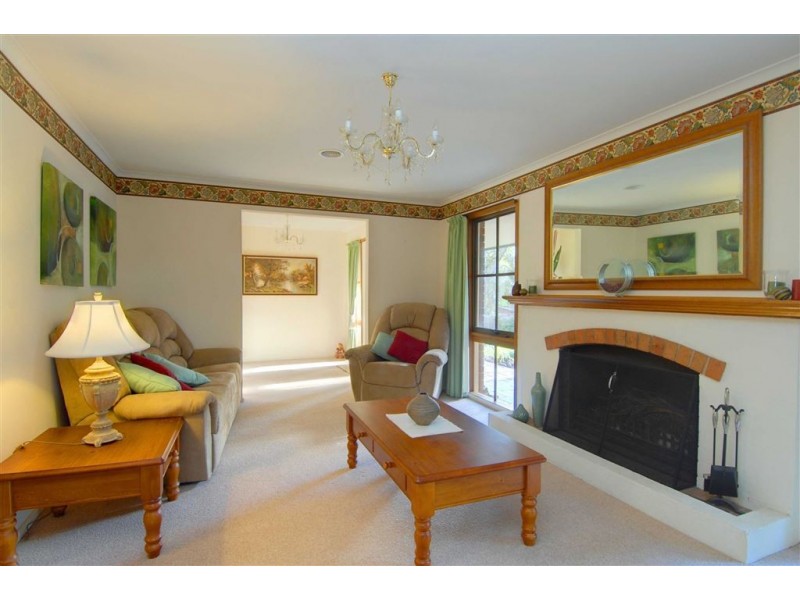 8 Woodside Court, Ballarat North VIC 3350