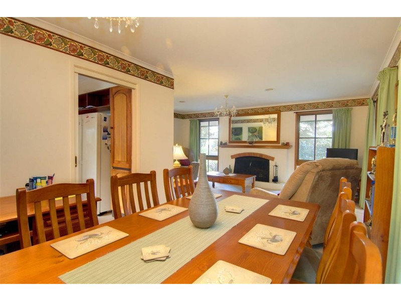 8 Woodside Court, Ballarat North VIC 3350