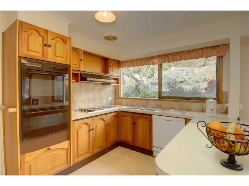 8 Woodside Court, Ballarat North VIC 3350