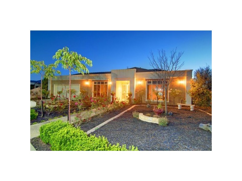 25 Scarborough Crescent, Ballarat VIC 3350