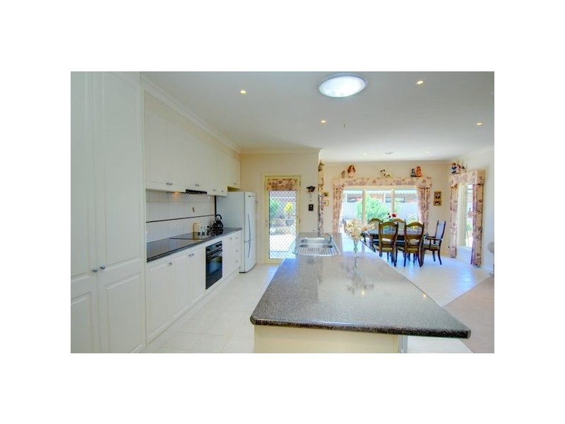 25 Scarborough Crescent, Ballarat VIC 3350