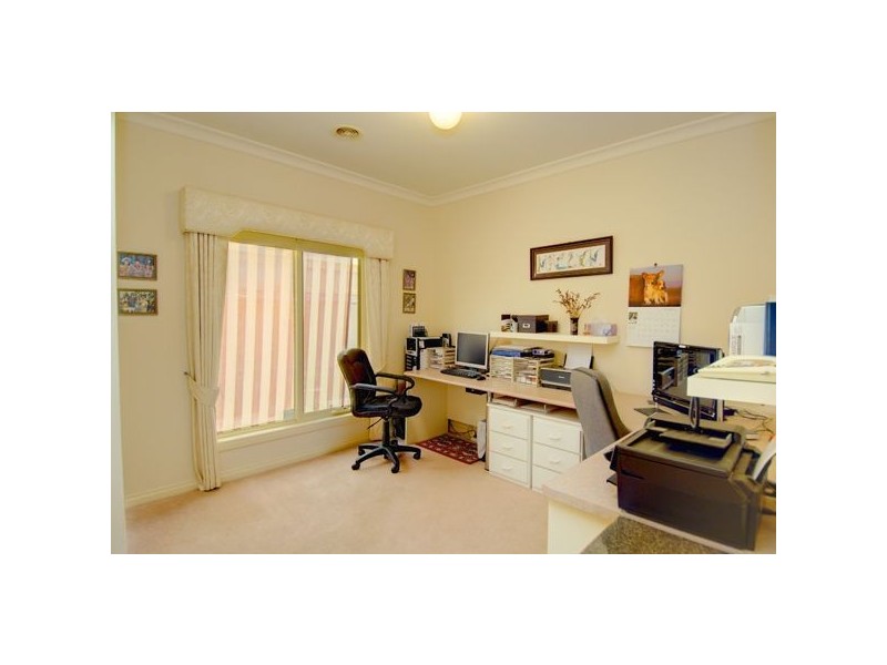 25 Scarborough Crescent, Ballarat VIC 3350