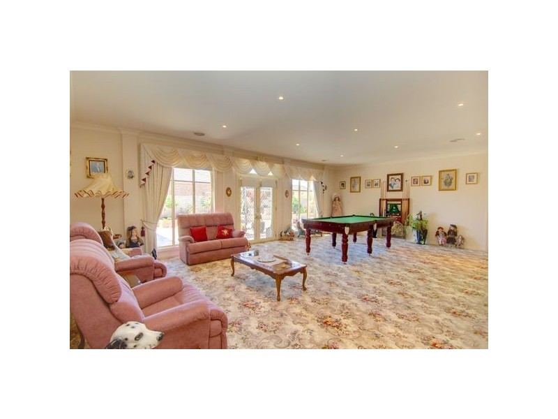 25 Scarborough Crescent, Ballarat VIC 3350