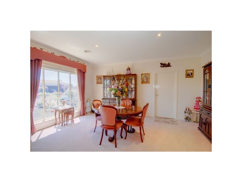 25 Scarborough Crescent, Ballarat VIC 3350