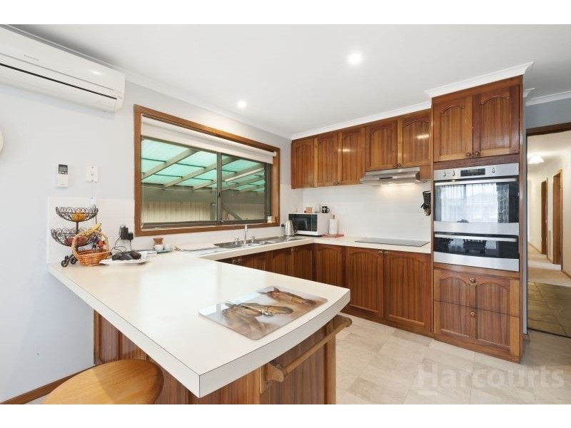 27 Molbray Street, Wendouree VIC 3355