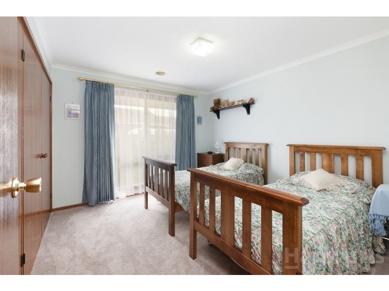 27 Molbray Street, Wendouree VIC 3355